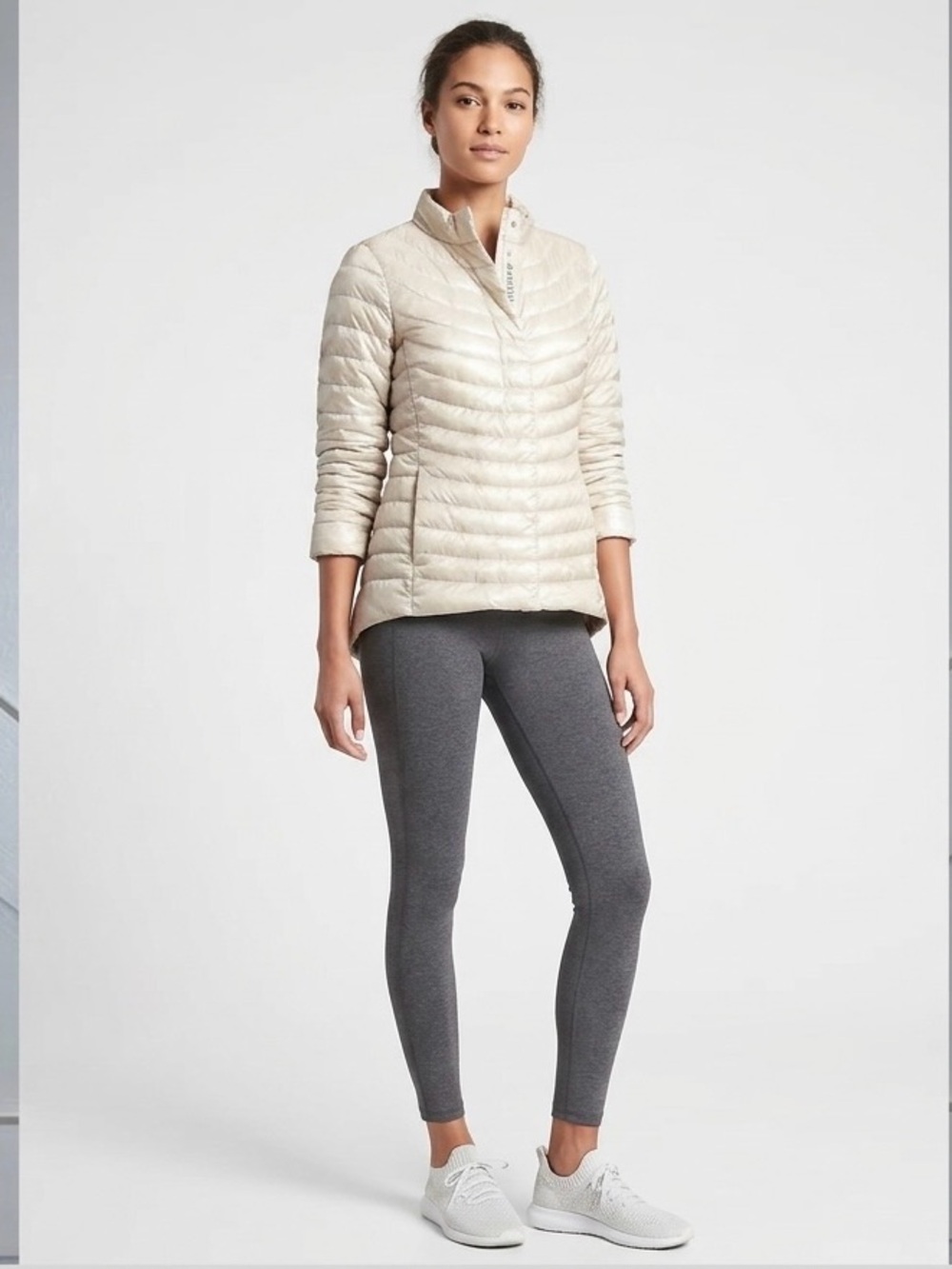 Athleta Downkind Lightweight Cream Packable Quilted Jacket Women’s XS Outdoors